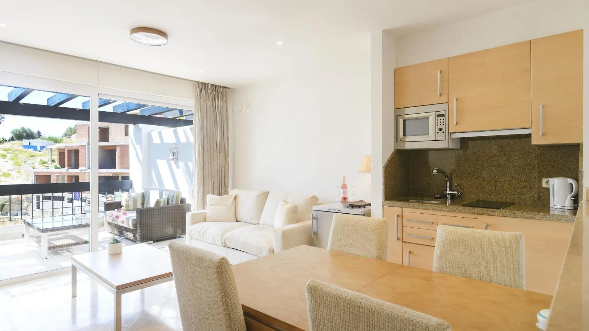 Rio Real Suite Μαρμπέλλα 0*,
